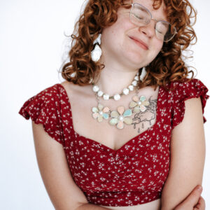 טופ בורדו פרחוני CASTRO S