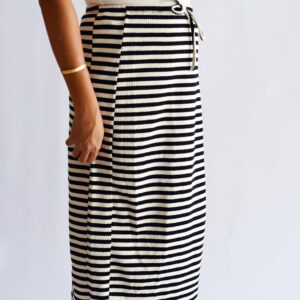 חצאית פסים שחור לבן M